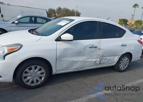 2015 Nissan Versa 1.6 S/1.6 S+/1.6 Sl/1.6 Sv z USA, uszkodzony, nr VIN 3N1CN7AP4FL909277